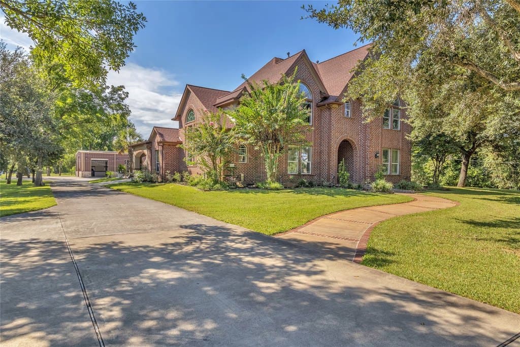 5 bedroom house for sale at 4910 Brookside Rd Brookside Village - $1,499,000