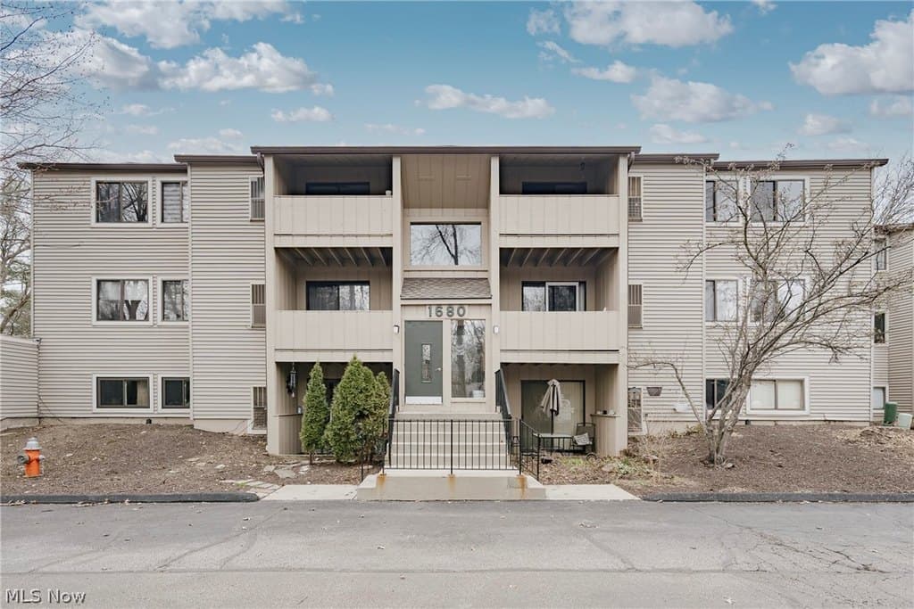 2 bedroom condo for sale at 1680 Cedarwood Dr Apt 343 Westlake 44145 - $149,900