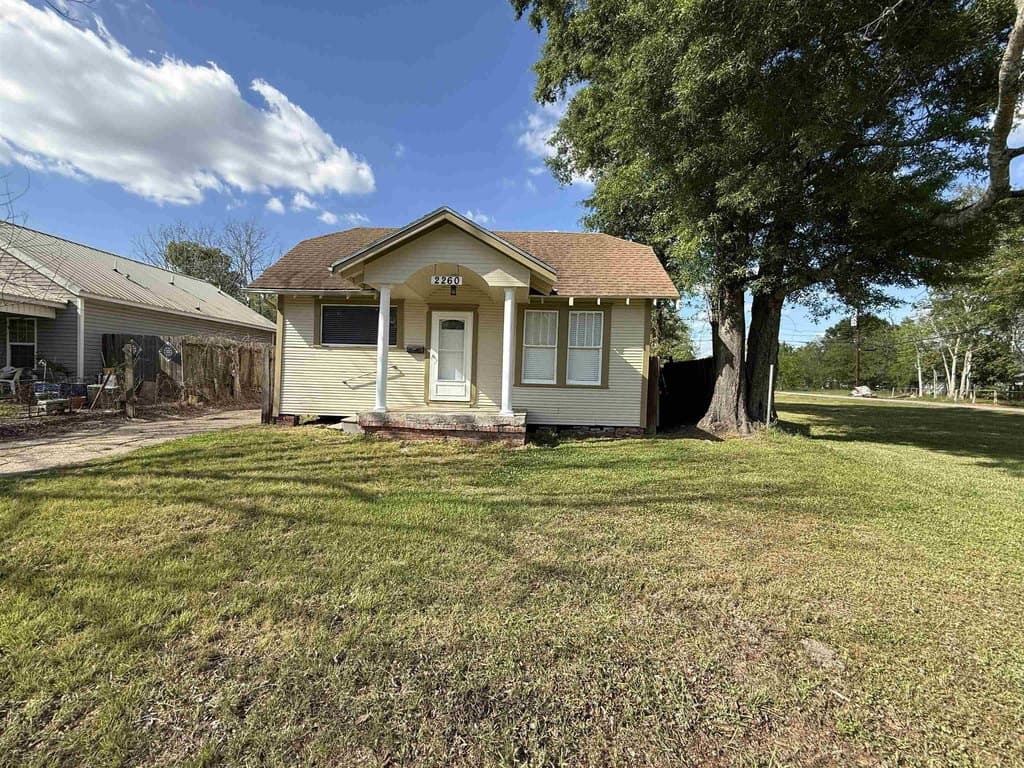 3 bedroom house for sale at 2260 Rusk St Beaumont 77701 - $125,000