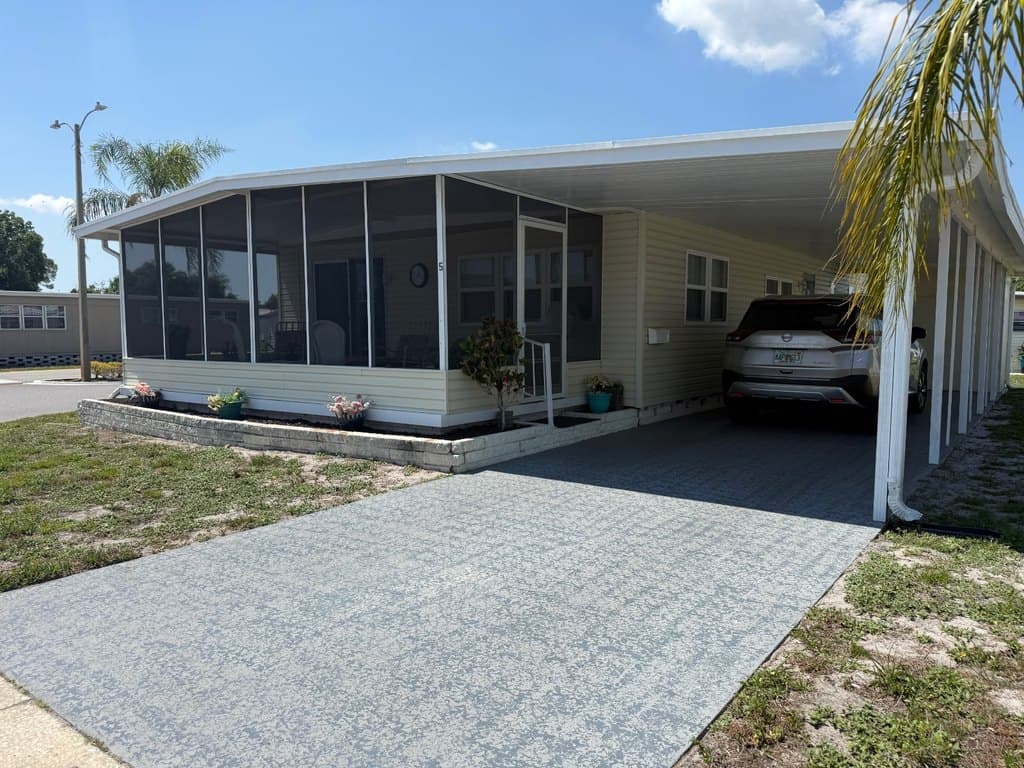 2 bedroom mobile home for sale at 29081 US Highway 19 N Lot 5 Clearwater - $49,900