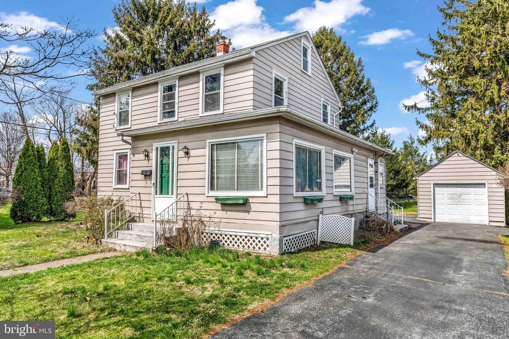 4 bedroom house for sale at 136 Linglestown Rd Harrisburg 17110 - $290,000