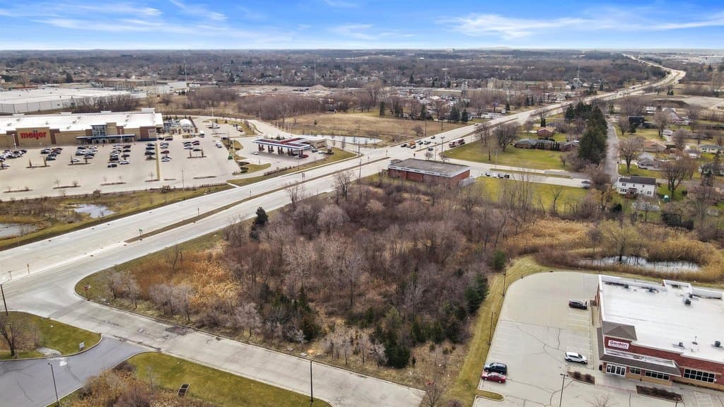 land for sale at 7626 Green Bay Rd Kenosha 53142 - $999,888