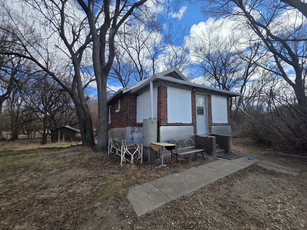 1 bedroom house for sale at 116 N Ohlman St Mitchell 57301 - $90,000