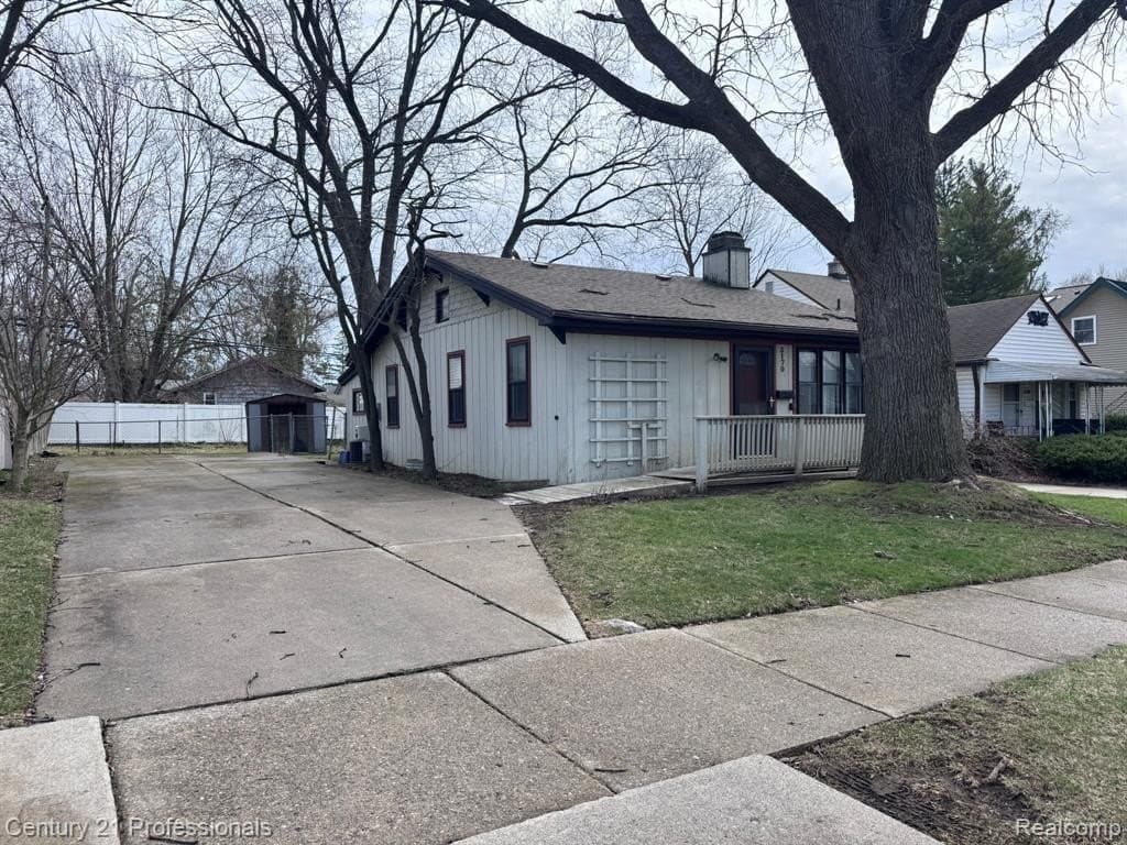 2 bedroom house for sale at 3170 Tyler Ave Berkley - $179,900