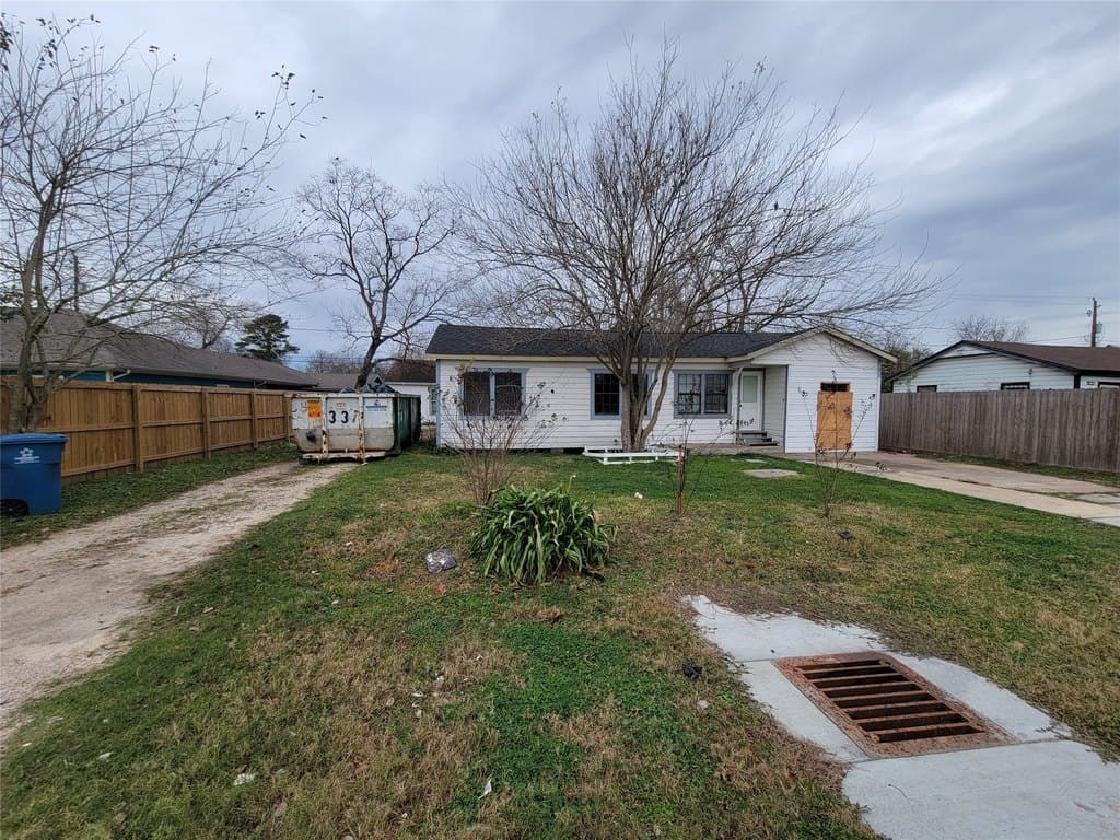 3 bedroom house for sale at 14119 Stoneshire St Aldine - $174,000