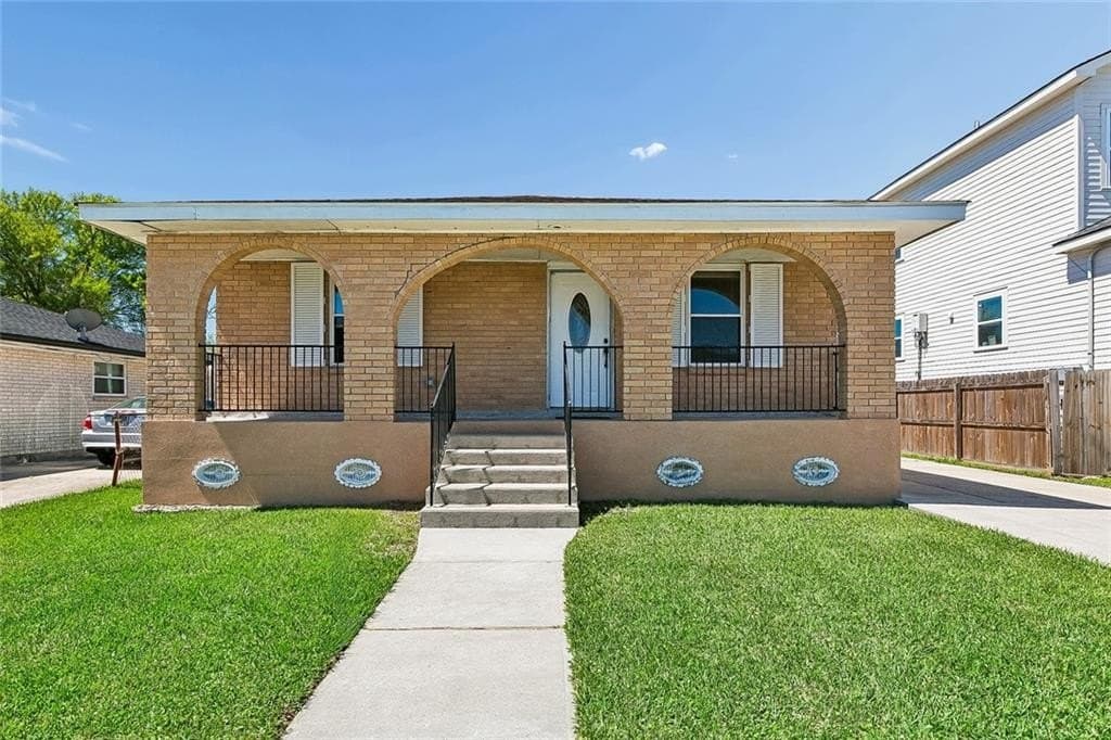 3 bedroom house for sale at 3133 Washington St Kenner 70065 - $230,000