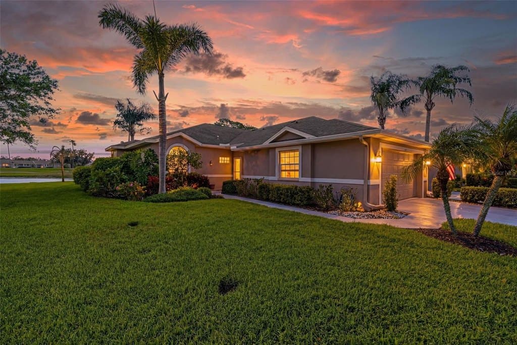 2 bedroom house for sale at 5300 Mahogany Run Ave Sarasota - $450,000
