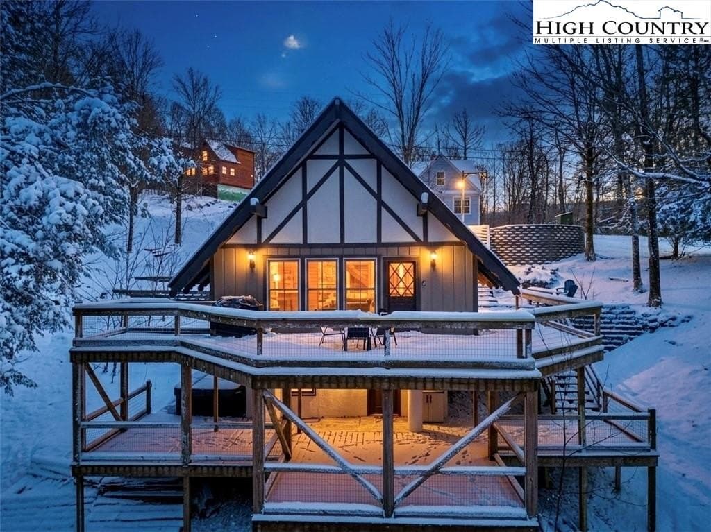 4 bedroom house for sale at 905 Charter Hills Rd Beech Mountain - $439,000