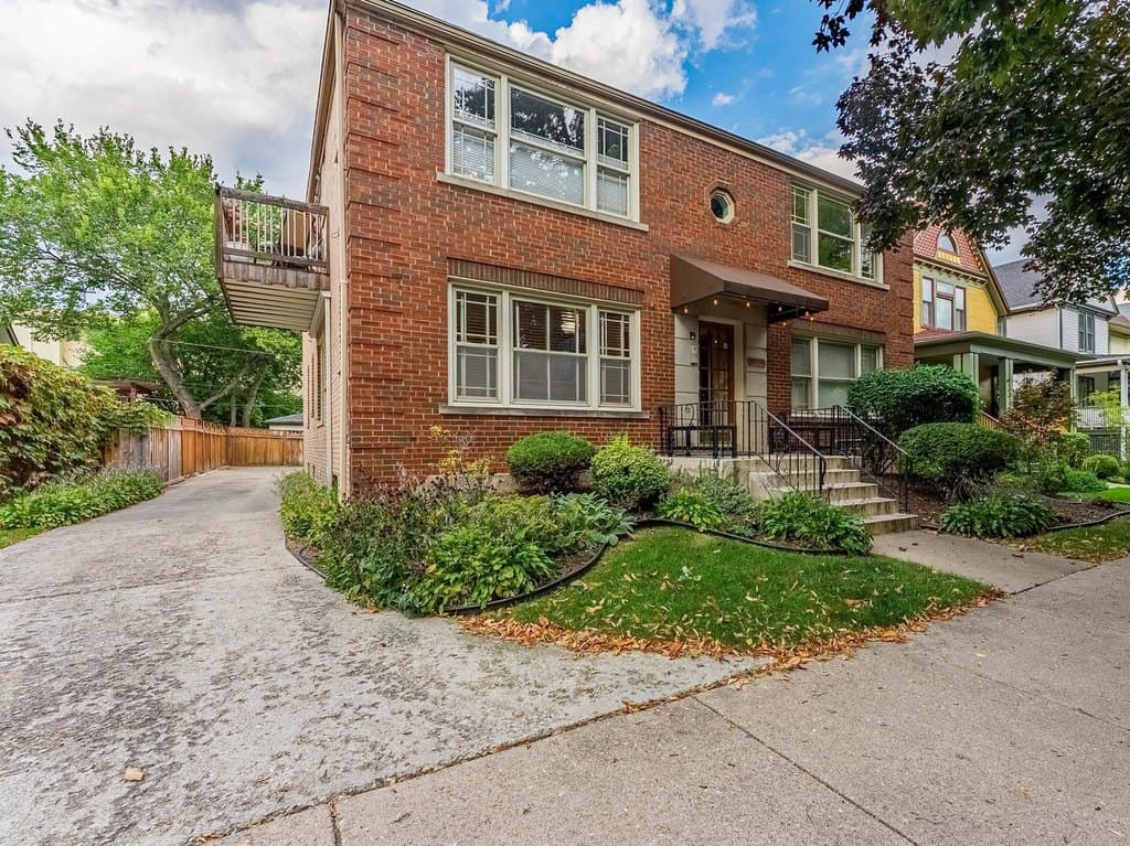 1 bedroom condo for sale at 1038 Superior St Apt 1W Oak Park 60302 - $234,999