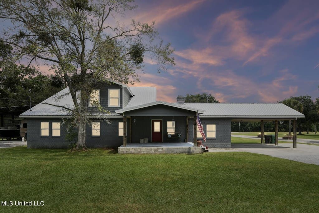 4 bedroom house for sale at 1980 Washington St Bay St. Louis - $360,000