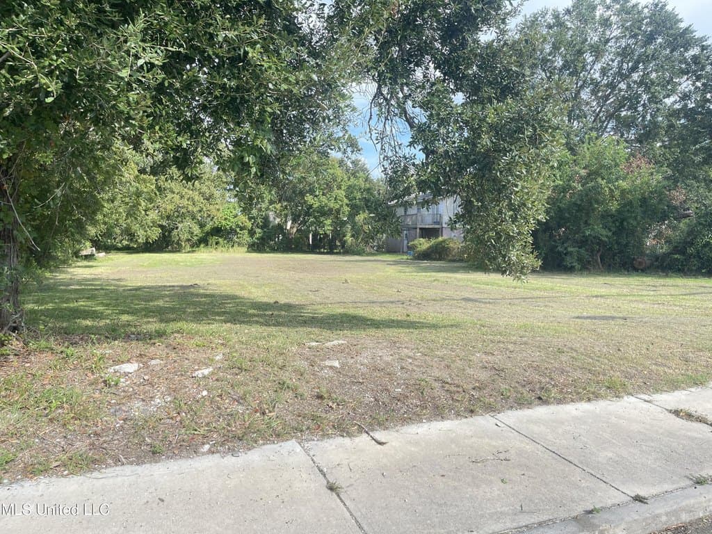 land for sale at 348 Oak St Lot 13 Biloxi 39530 - $32,000