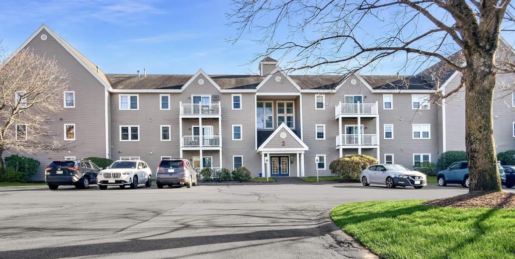 3 bedroom condo for sale at 2 Maple Ridge Dr Unit 29 East Merrimack 03054 - $300,000