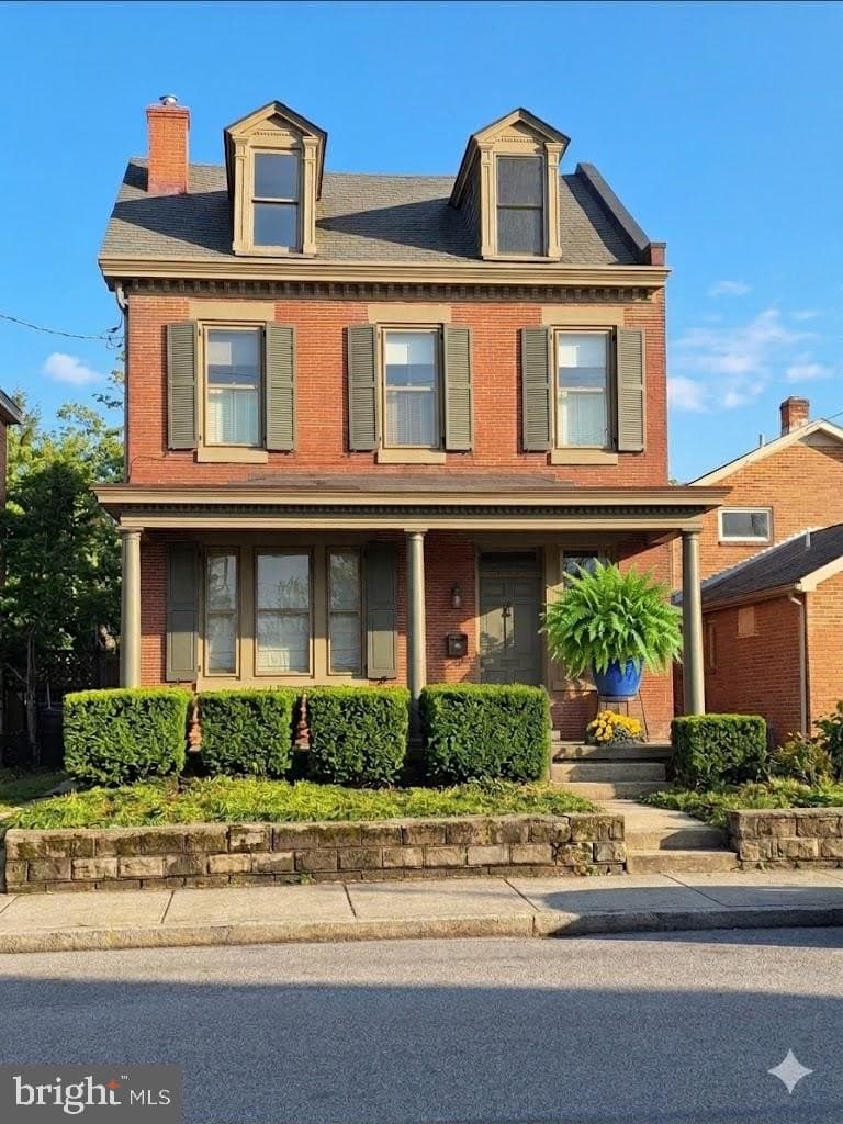 3 bedroom house for sale at 304 S West St Carlisle - $399,900