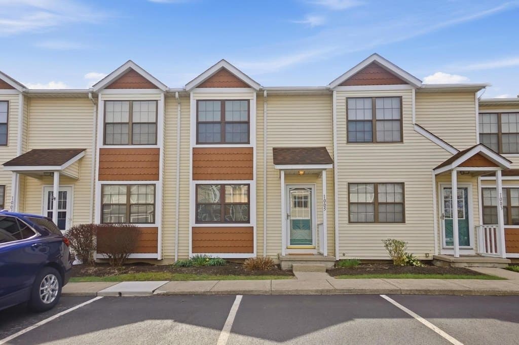 2 bedroom condo for sale at 1005 Syracuse Ln Unit 5D Westerville 43081 - $219,900