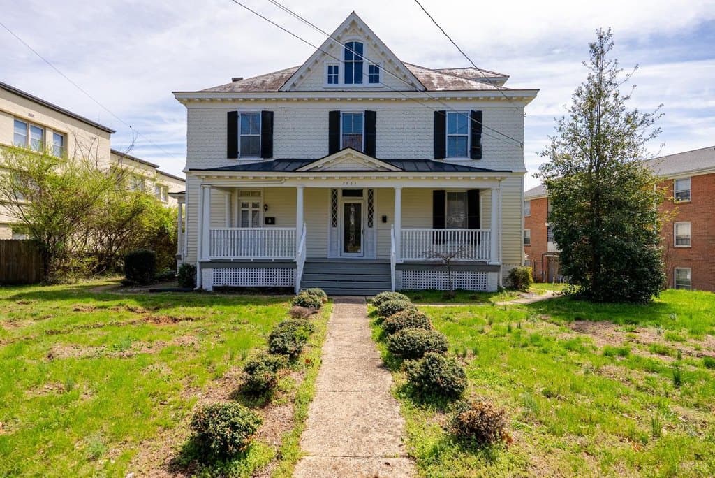 6 bedroom multi-family for sale at 2461 Rivermont Ave Lynchburg 24503 - $334,900