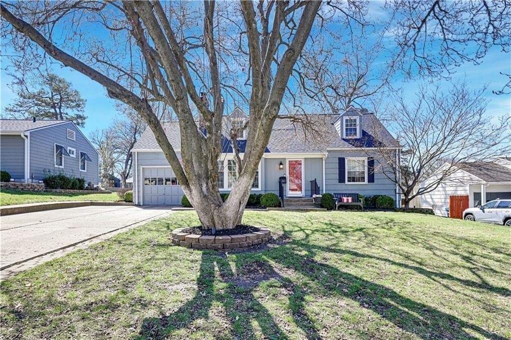 4 bedroom house for sale at 4827 W 78th Ter Prairie Village 66208 - $495,000