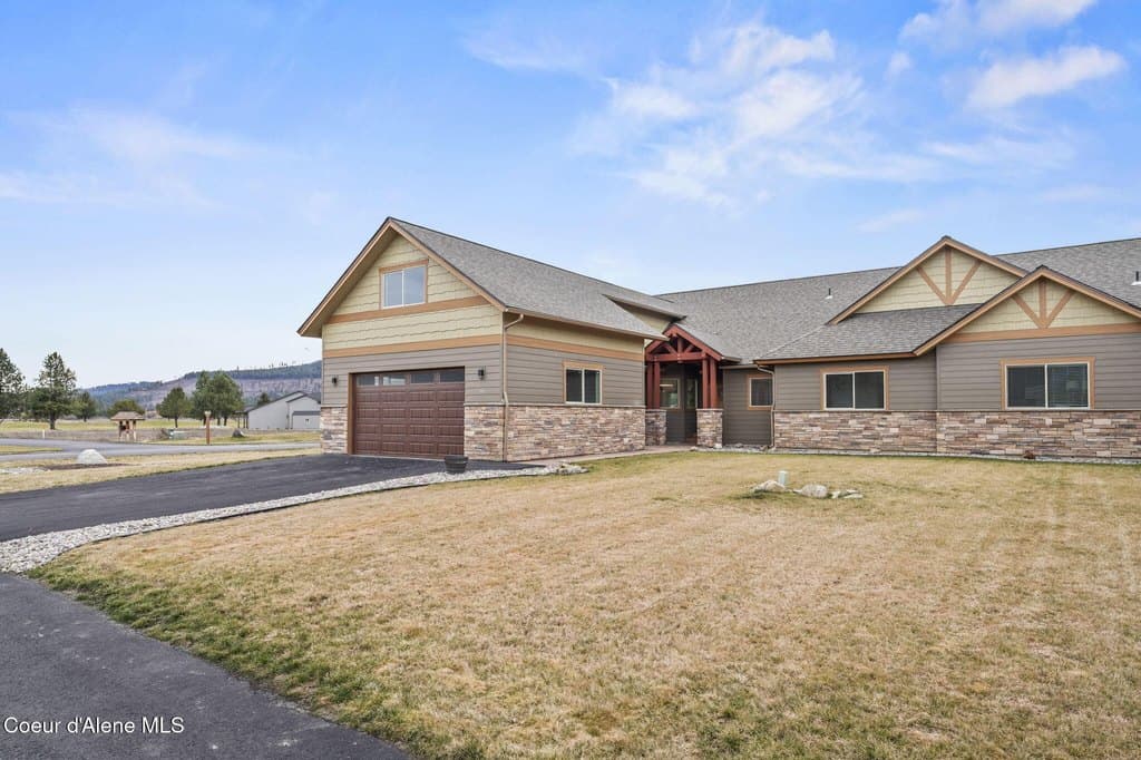 3 bedroom townhouse for sale at 10 Bellflower Ct Blanchard - $749,000