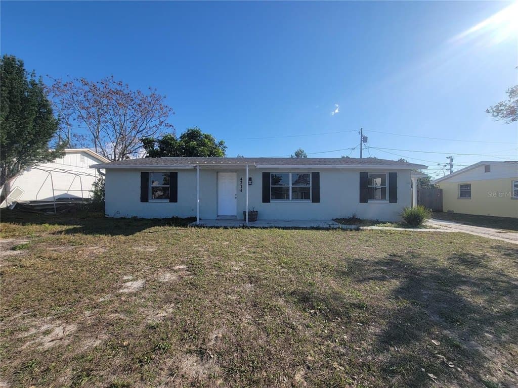 3 bedroom house for sale at 4214 Ridgefield Ave Beacon Square - $239,000