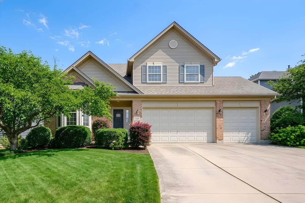 4 bedroom house for sale at 7113 Dunham Rd Downers Grove 60516 - $650,000