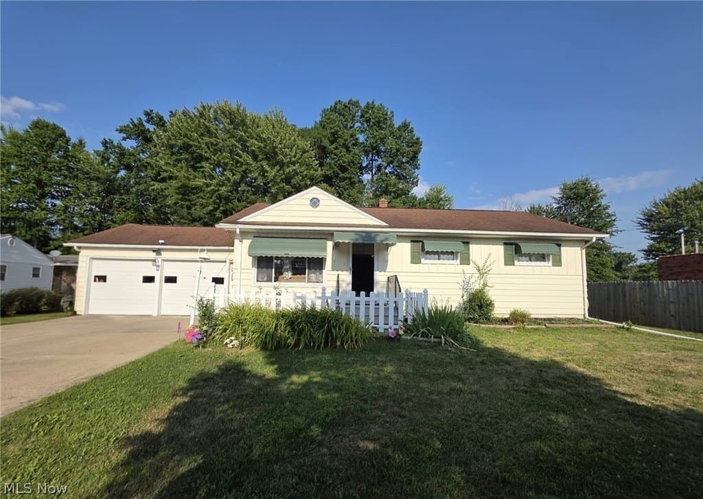 3 bedroom house for sale at 10839 Prospect Rd Strongsville 44149 - $269,900