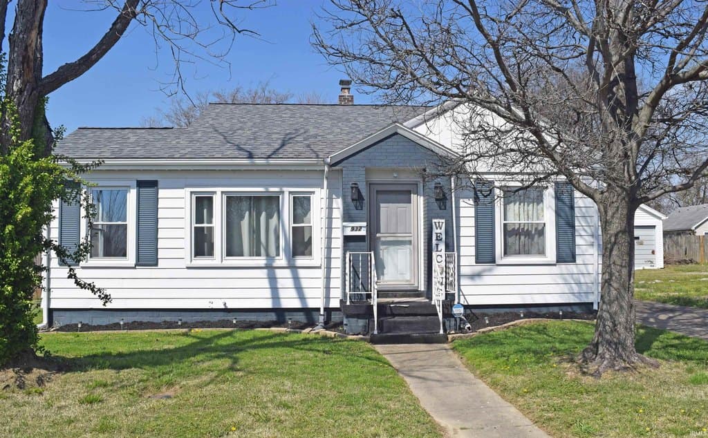 3 bedroom house for sale at 932 Joan Ave Evansville - $169,900