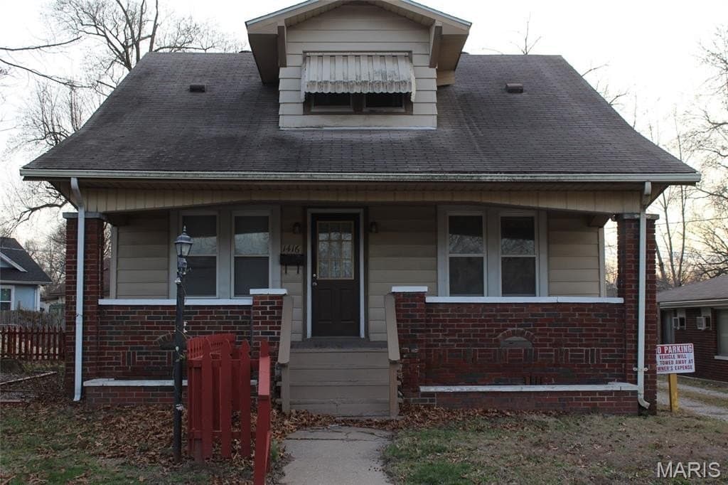 4 bedroom house for sale at 1416 Milton Rd Alton - $65,000