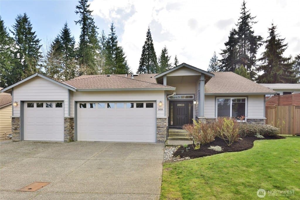 4 bedroom house for sale at 5018 126th St SE Everett 98208 - $900,000