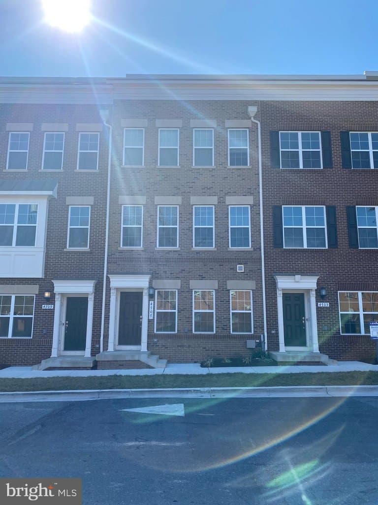 5 bedroom townhouse for sale at 4761 Cherokee St College Park 20740 - $638,000