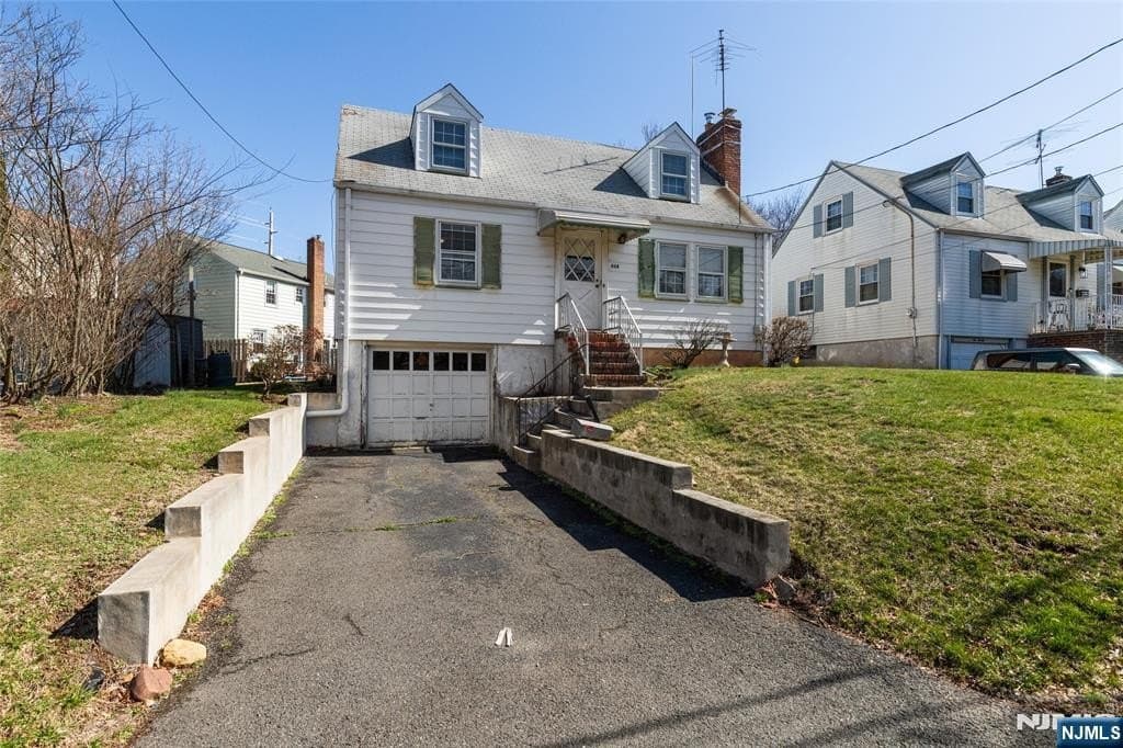 4 bedroom house for sale at 624 Scotch Plains Ave Westfield 07090 - $685,000