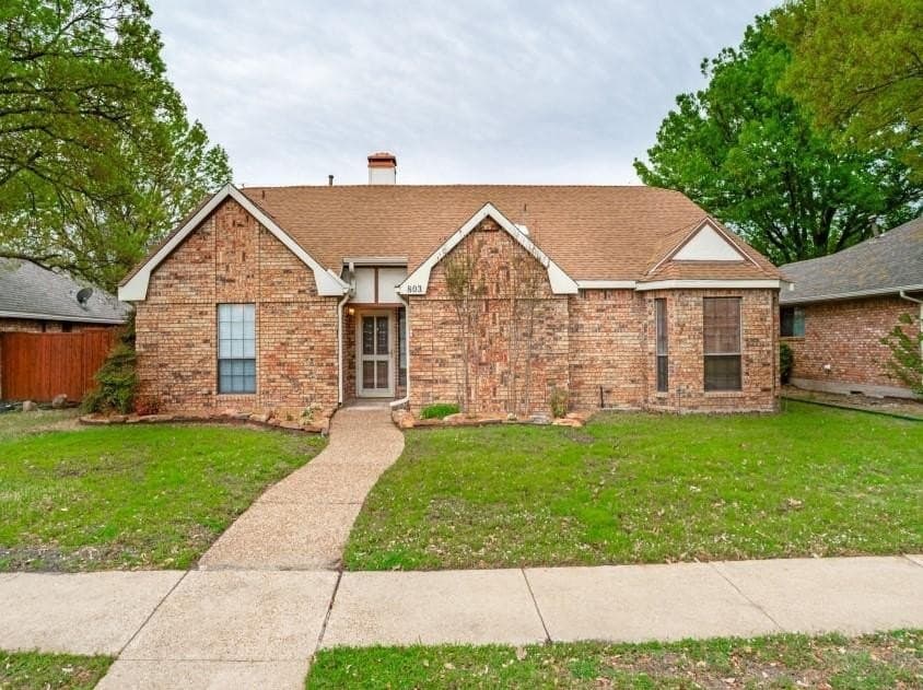 3 bedroom house for sale at 803 Sandy Creek Dr Allen 75002 - $349,000