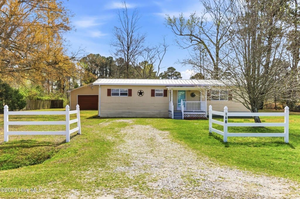 3 bedroom mobile home for sale at 108 Gladiolus Rd Castle Hayne - $219,000