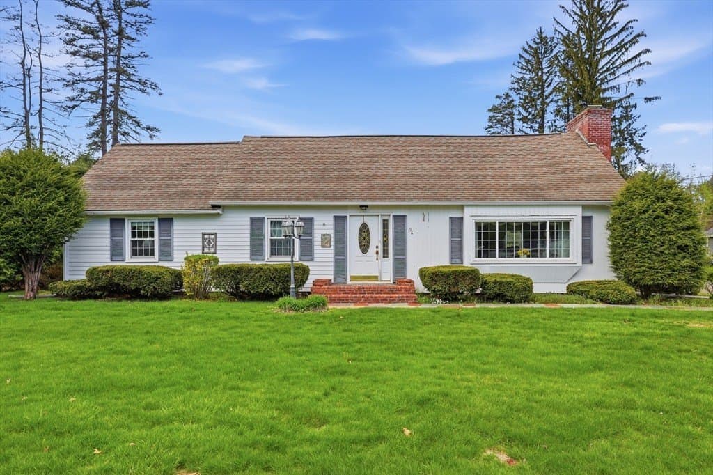 3 bedroom house for sale at 96 Silver St Agawam Town - $390,000