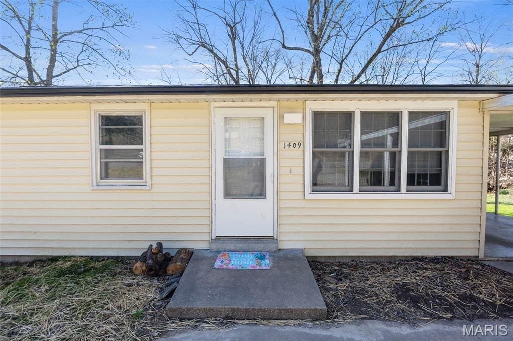 3 bedroom house for sale at 1409 Ripley St Cape Girardeau - $189,900