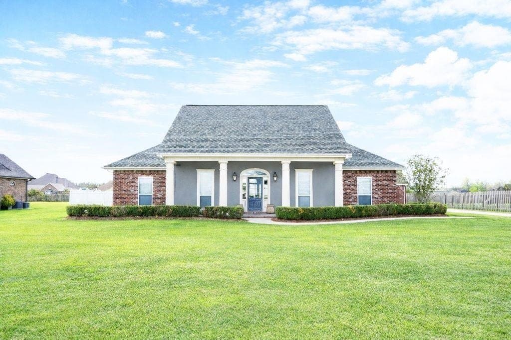 4 bedroom house for sale at 126 Cascade Dr Sugar Ridge Rd Chackbay - $424,900