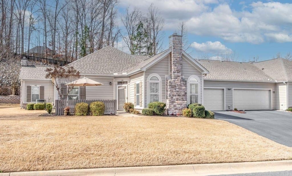 2 bedroom townhouse for sale at 111 Mountain Terrace Cir Maumelle 72113 - $255,000