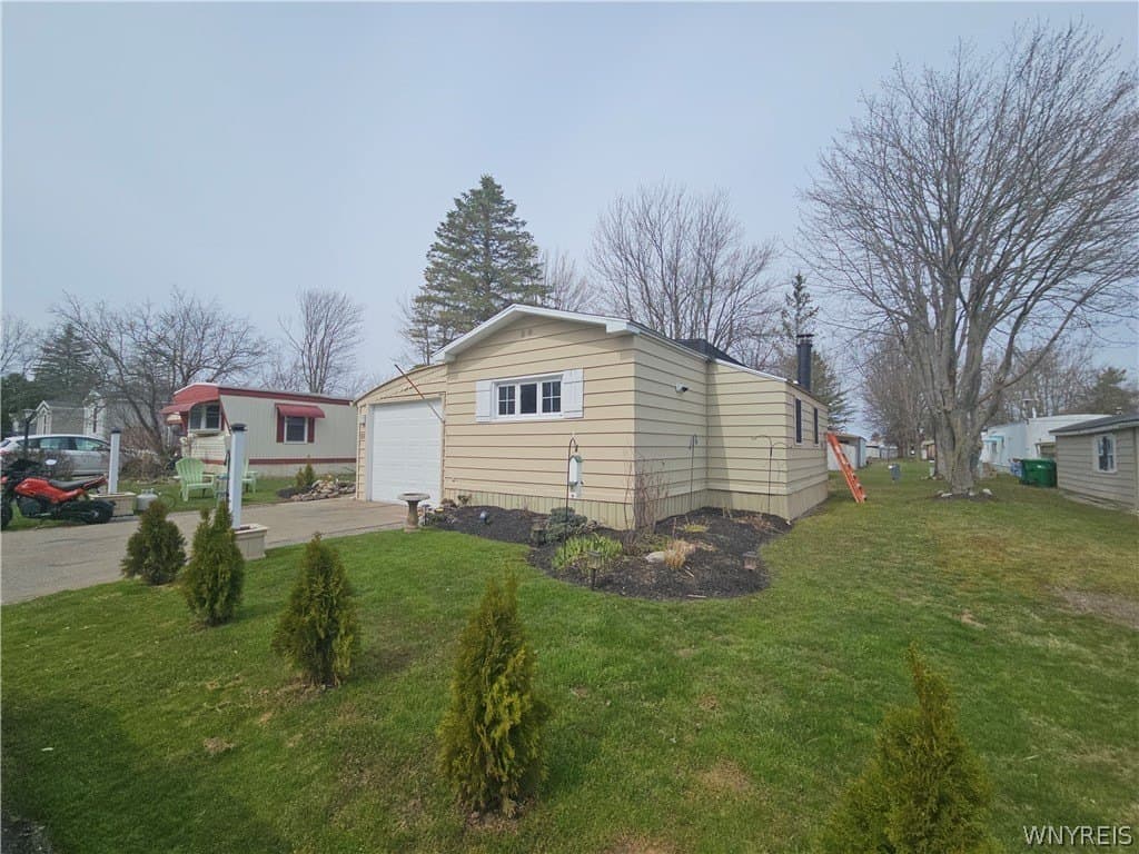 3 bedroom mobile home for sale at 55 Aspen St Akron - $54,900