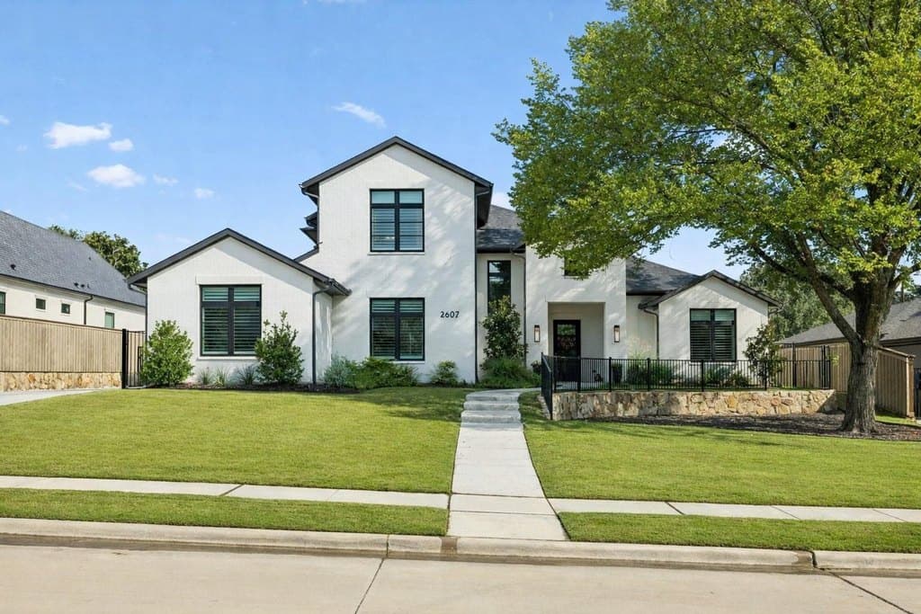 4 bedroom house for sale at 2602 Pointe Ct Colleyville 76034 - $2,295,500