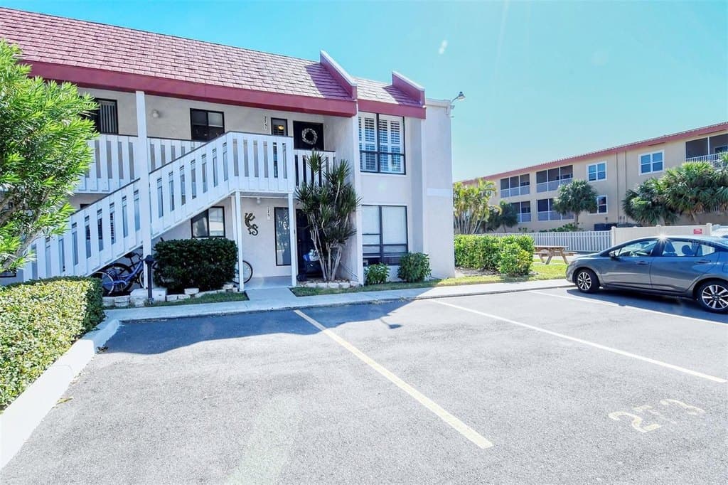 2 bedroom condo for sale at 1801 Gulf Dr N Unit 275 Bradenton Beach - $509,500
