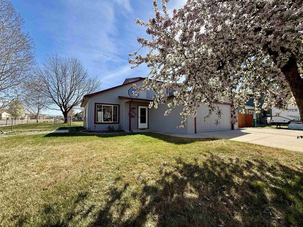 3 bedroom house for sale at 270 N Cedar Ct Fruita 81521 - $529,000