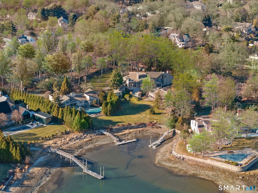 8 bedroom house for sale at 2 Judy Point Ln Westport 06880 - $8,995,000