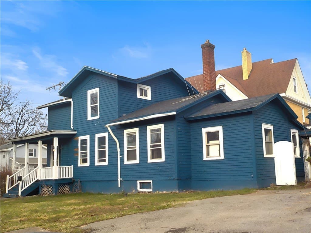 2 bedroom house for sale at 101 W Academy St Albion - $64,900