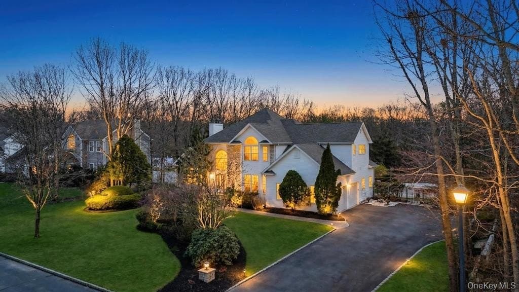 5 bedroom house for sale at 7 Stadium Blvd Setauket-East Setauket 11733 - $1,199,999