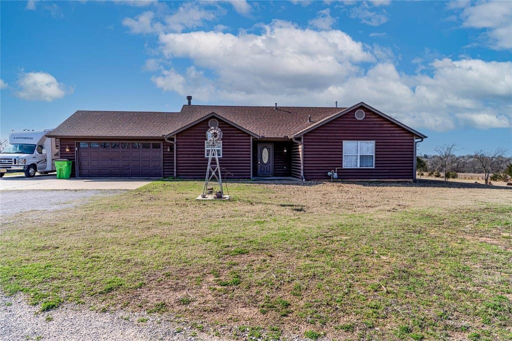3 bedroom farm for sale at 34520 W 221st St S Bristow - $286,000