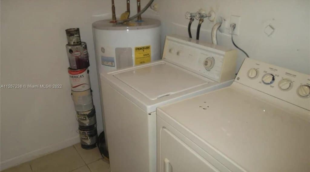 3 bedroom townhouse for sale at 220 San Remo Blvd North Lauderdale - $2,650