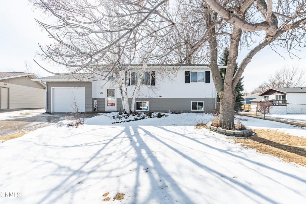 3 bedroom house for sale at 21 Eckleson Rd Lincoln 58504 - $289,900