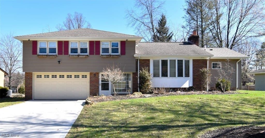 3 bedroom house for sale at 8195 Wyatt Rd Broadview Heights - $369,900