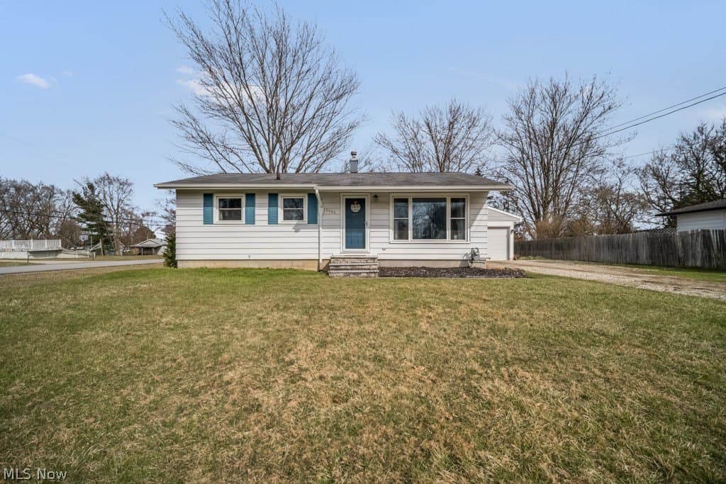 3 bedroom house for sale at 1555 Diana Dr Brunswick 44212 - $250,000