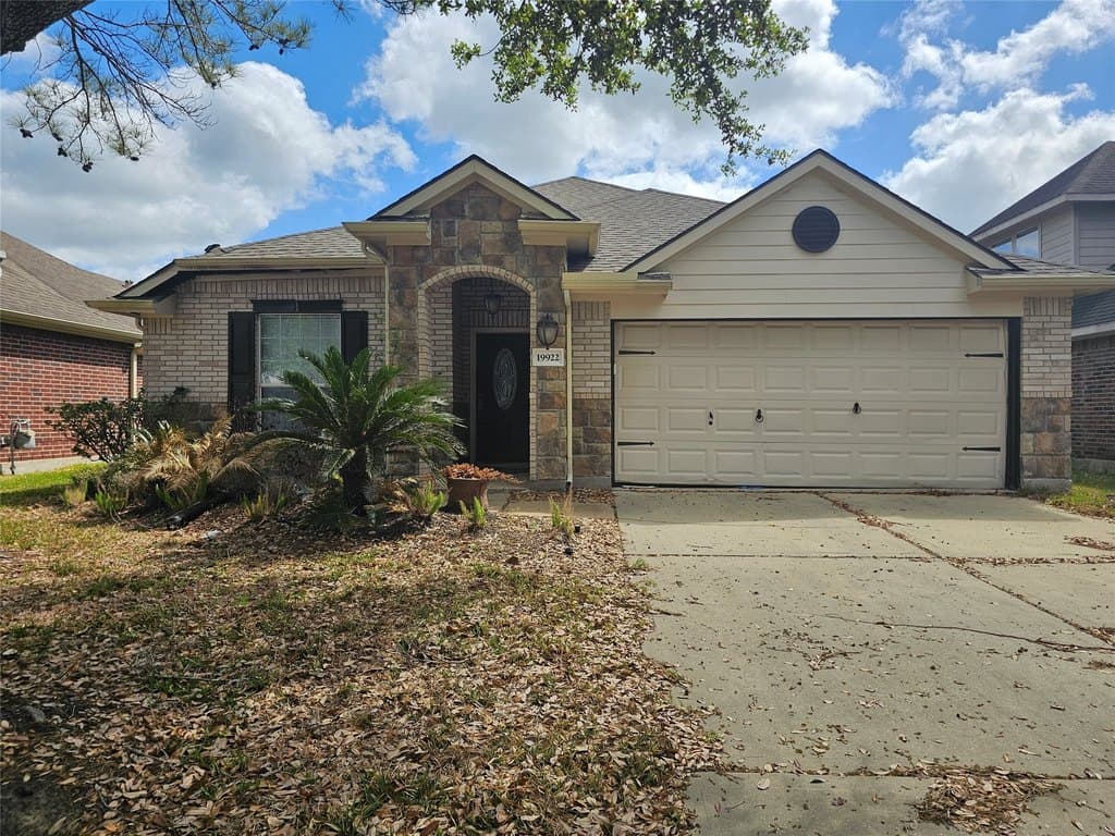 4 bedroom house for sale at 19922 Shore Meadows Ln Richmond 77407 - $194,300