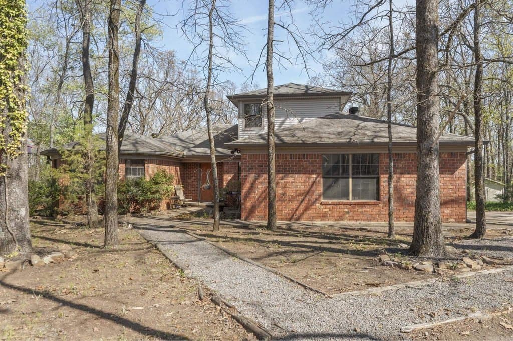 4 bedroom house for sale at 218 N Summit Dr Cabot 72023 - $295,000