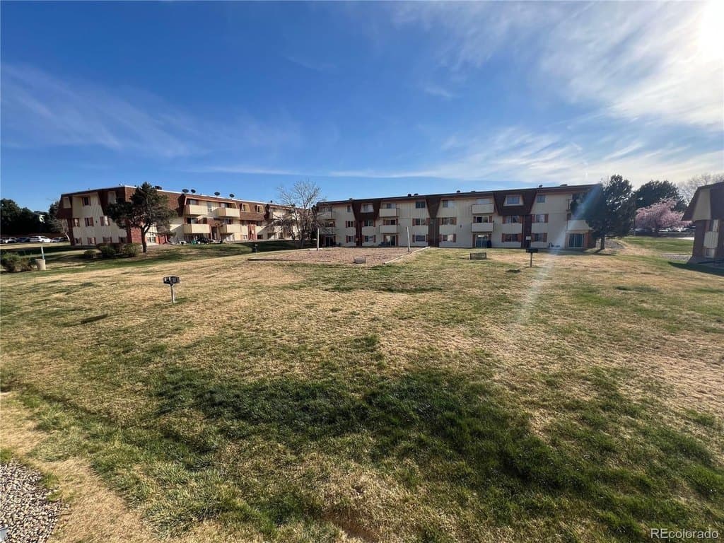 2 bedroom condo for sale at 10211 Ura Ln Apt 2-208 Thornton 80260 - $149,000